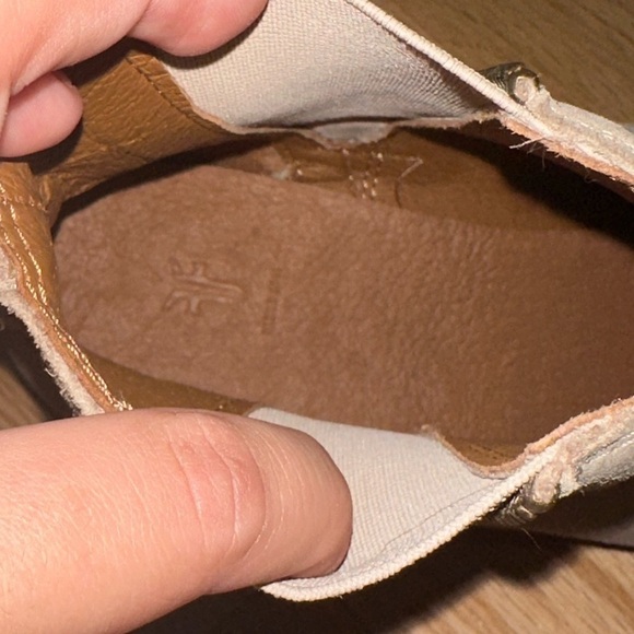 NWOT FRYE CHELSEA ZIPPER BOOTIES - Picture 9 of 10